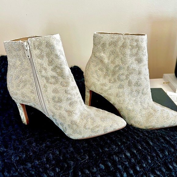 Gianni Bini gold high heel boot - Picture 3 of 12